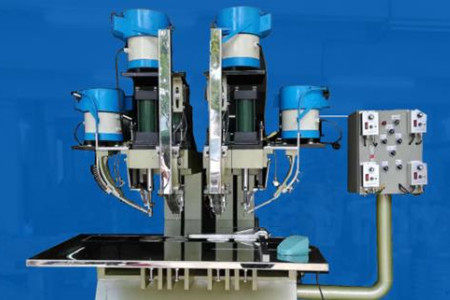 鉚釘機(jī)怎么選型號(hào)？碩峰來教你！