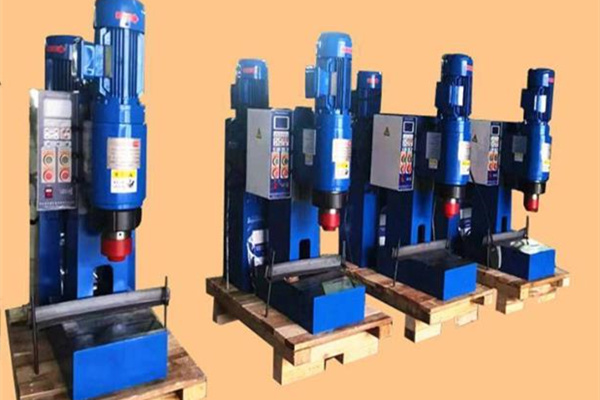 數(shù)控徑向鉚釘機(jī)安全操作規(guī)程，新手須知！