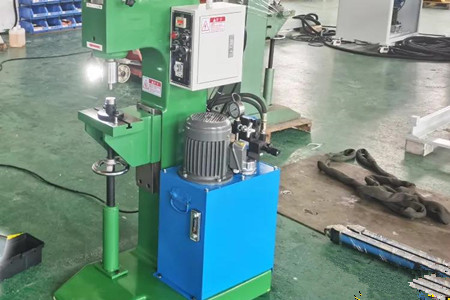 鉚釘機(jī)內(nèi)部結(jié)構(gòu)和安裝方法，碩峰分享！