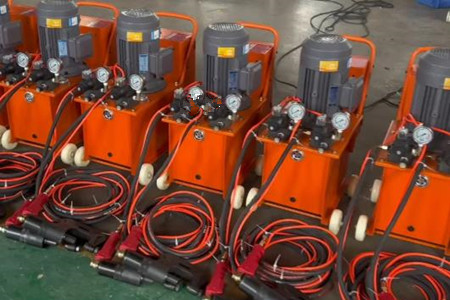 不會挑選鉚釘機(jī)？碩峰來支招！