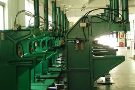 鉚釘機壓力怎么調？碩峰廠家來告訴你！